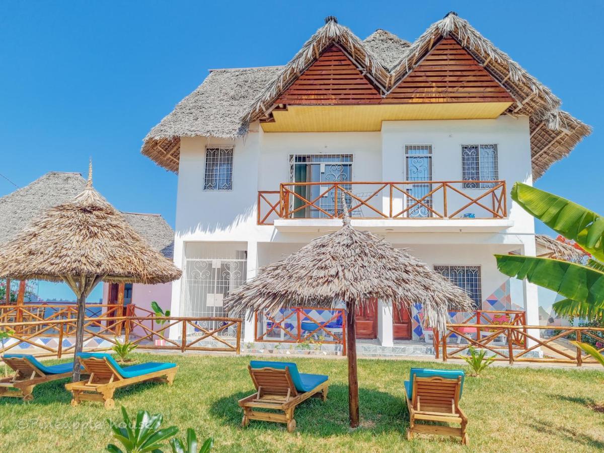 Pineapple House Bed & Breakfast