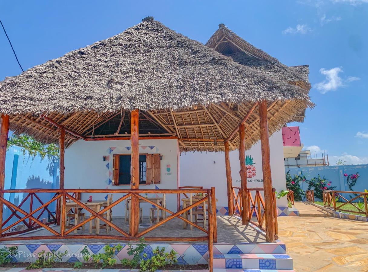 Pineapple House Bed & Breakfast *