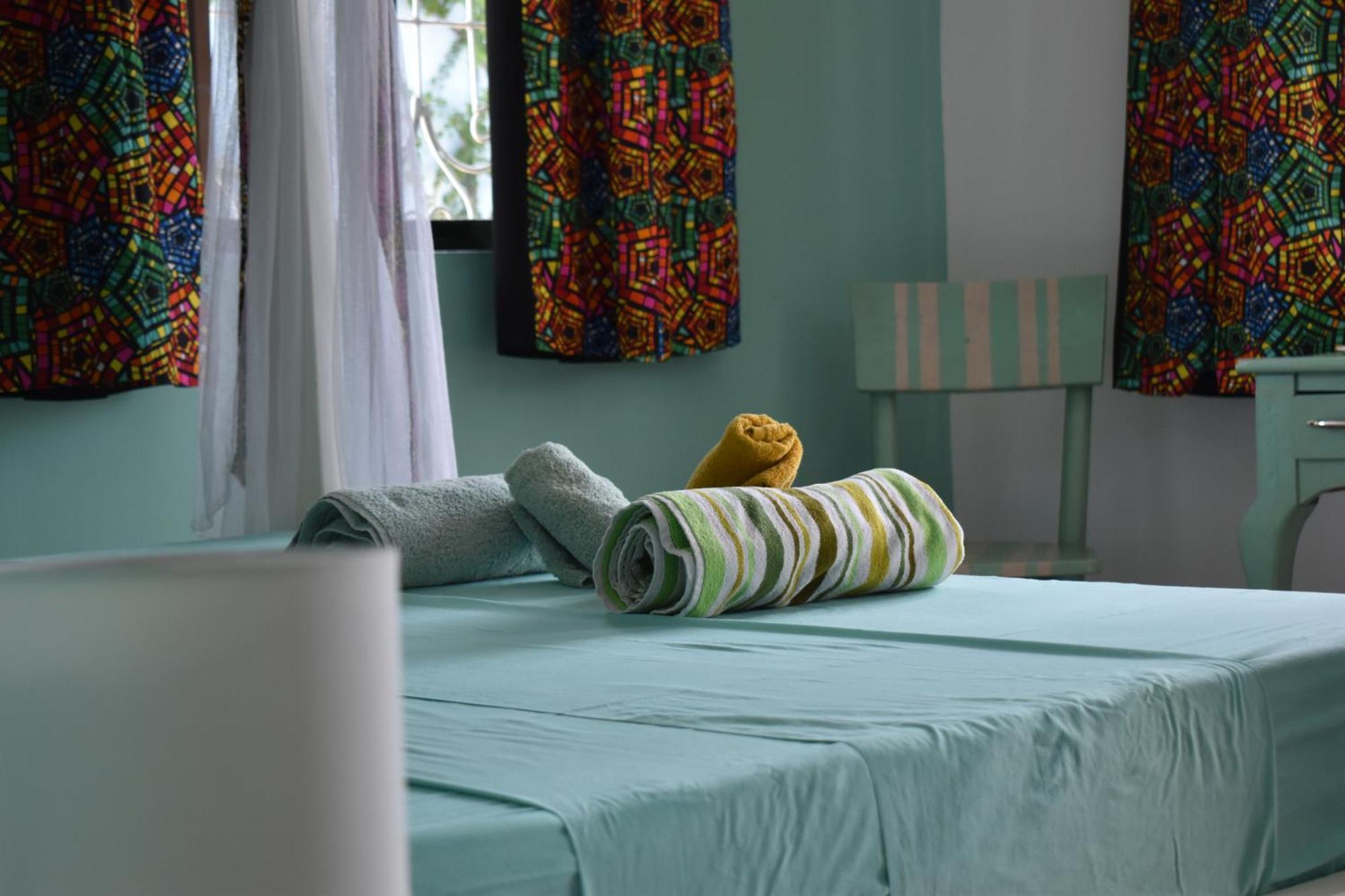 Bed & Breakfast Pineapple House