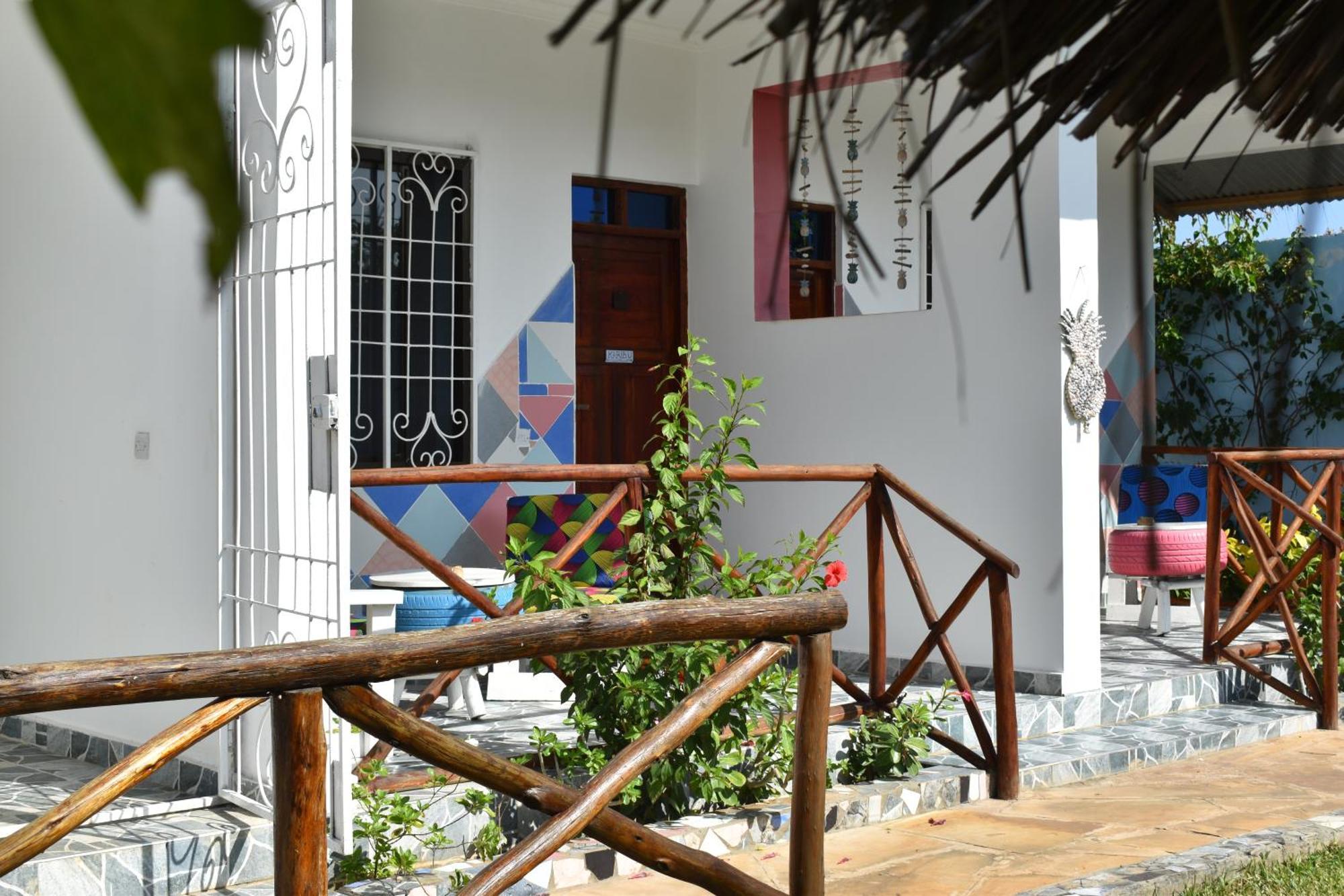 Pineapple House Bed & Breakfast *