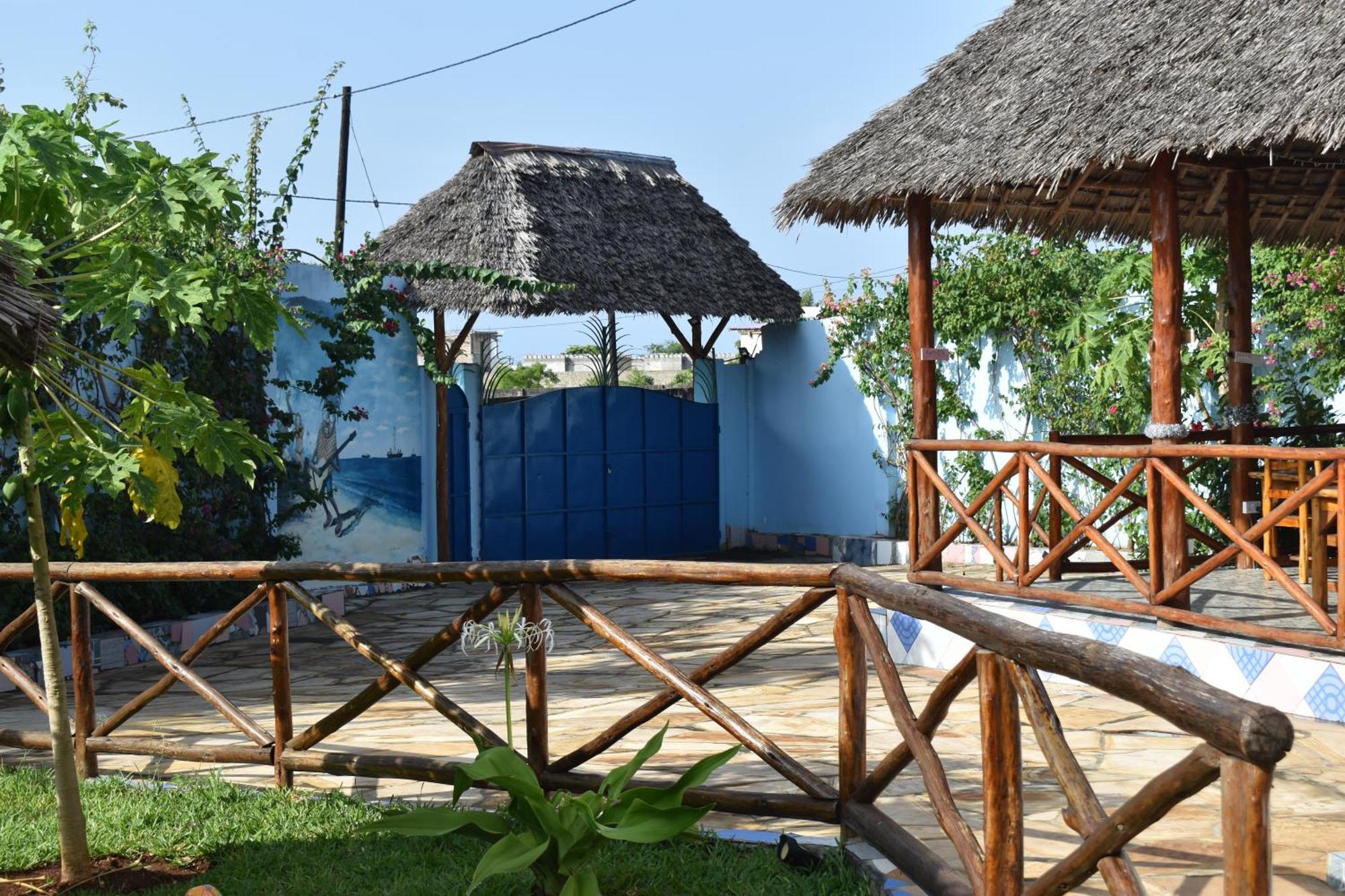 Pineapple House Nungwi