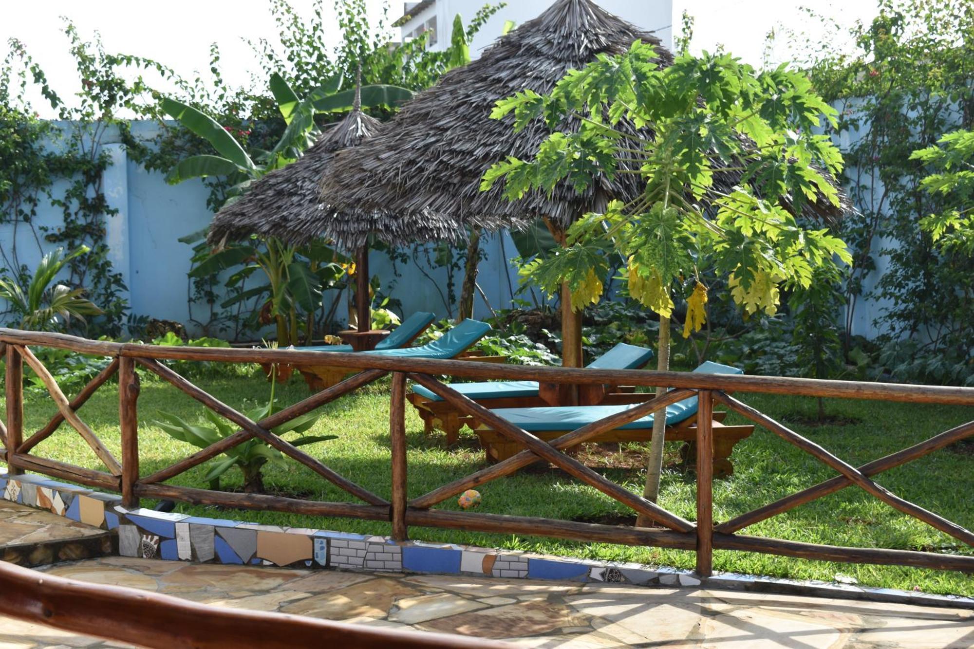Pineapple House Bed & Breakfast *