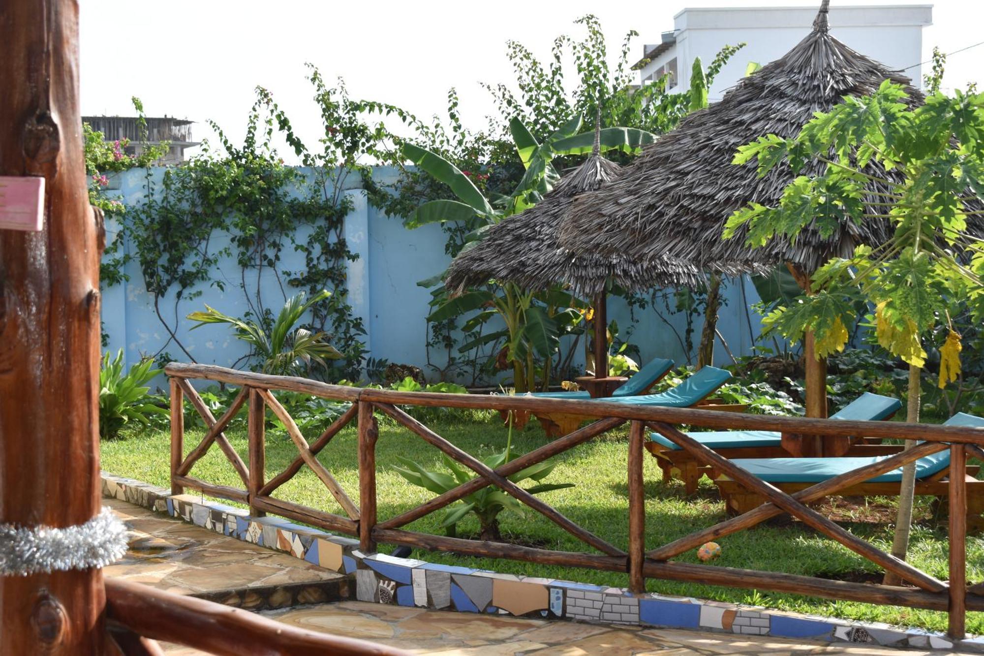 Bed & Breakfast Pineapple House Nungwi